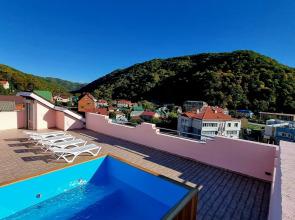 Taunhaus s Panoramnoj Kryshej Private House