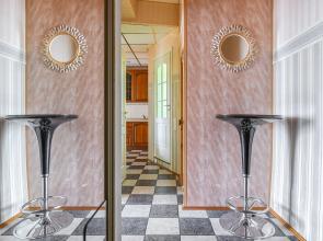 Naprotiv Kazanskogo Sobora Apartments