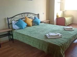 Na Oktyabryskoy Revolyutsii Flat