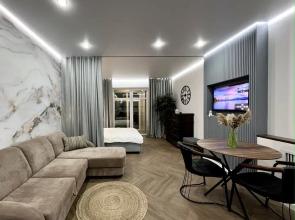 Studiya na Pravdy 2 Flat