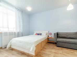 Na Ul Novo Sadovaya 201 Flat