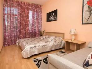 Kvartira s vidom na naberezhnuyu reki Apartaments