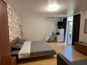 #2 Standard, 1st Line, Side Sea View (4 People) Apartments