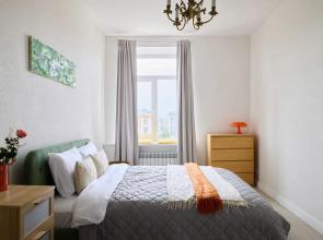 Dizaynerskaya V Tsentre Sankt-Peterburga Na Solyanom Pereulke Dlya 3-kh Gostey Flat