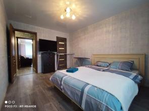 Alleya Truda 16 S Balkonom Flat