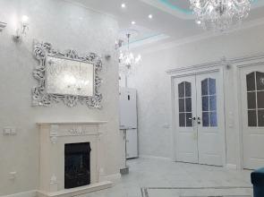 Luxury On Krymskaya 22 tryxkomnatnye Apartments