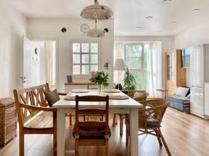 Uutny Townhouse dlya idealnogo otdyha ot Kravc Group