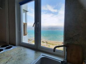 One-bedroom apartment with a Balcony and Sea view