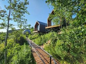 11 Gor Altaya Guest House