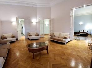 Italyyanskaya 5 Flat