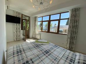 Klassicheskaya Dvukhmestnaya S Balkonom i Terrasoy M3 Flat