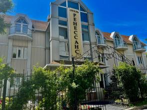 Renessans Hotel