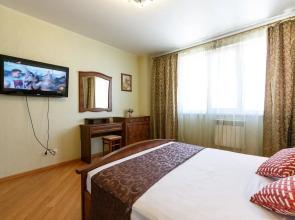 Ot Kompanii Khoum Hotel Na Revolyutsionnoy 3 Flat