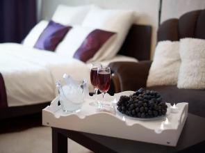 PaulMarie Na Mira Apartments