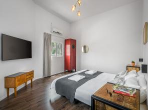 Carmel Star Apartments