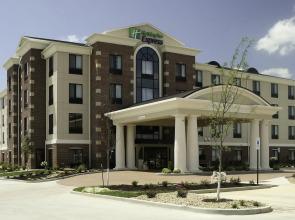 Holiday Inn Express Hotel & Suites Marion Northeast by IHG