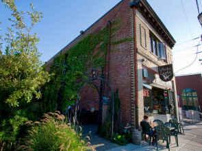 McMenamins White Eagle