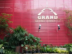 Grand Pinnacle Hotel