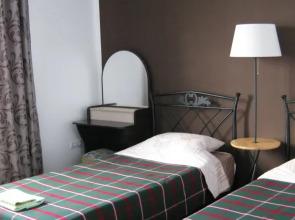 Chernoe More Guest House