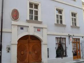 Hotel U Cervene Zidle Red Chair