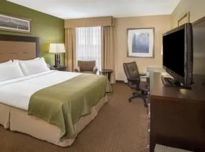 Holiday Inn Airport - Portland by IHG