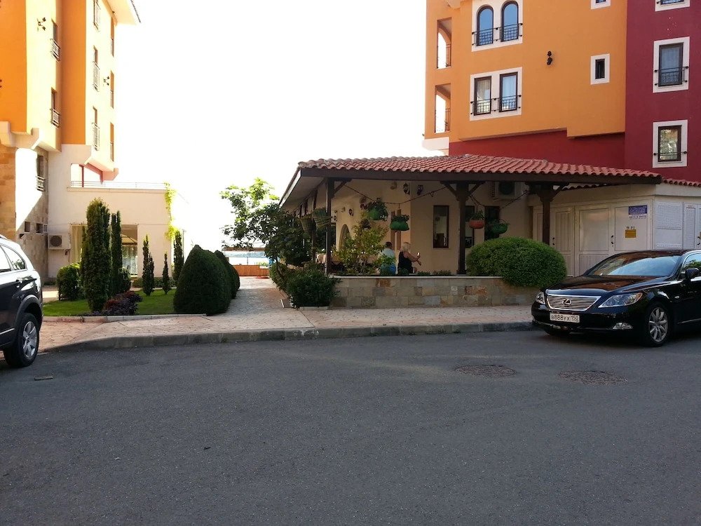 Hotel photo 1