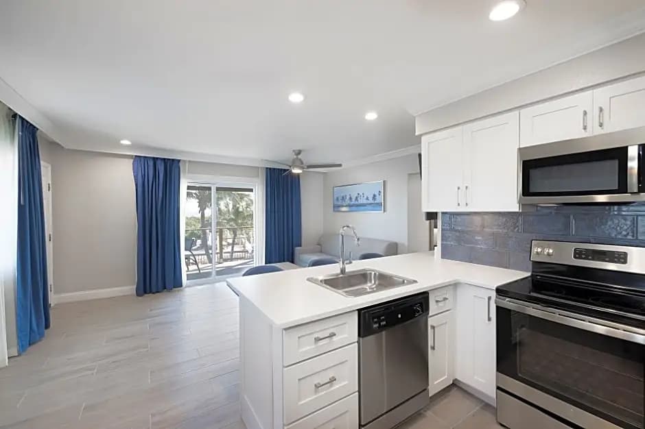 2 Bedrooms Premier Suite with balcony and beachfront