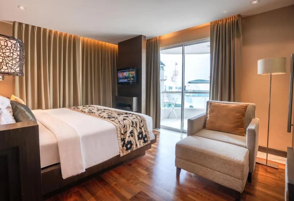 Suite with ocean view
