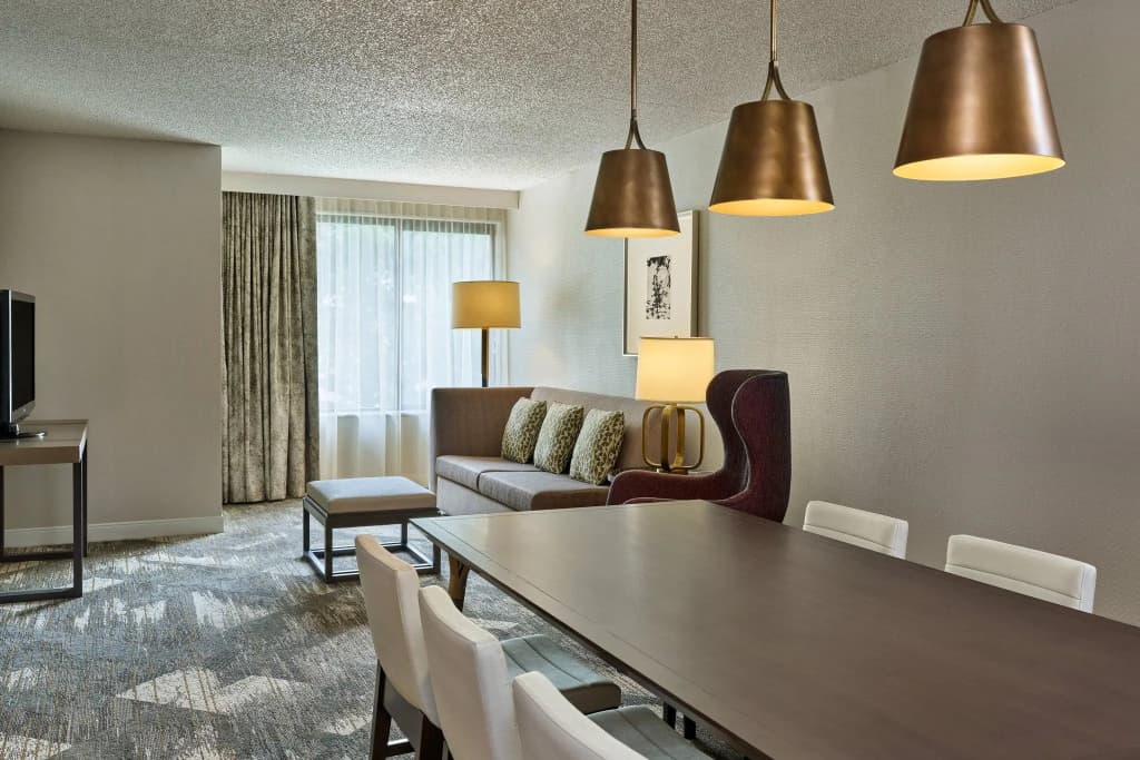 1 Bedroom Double Club Suite full double bed