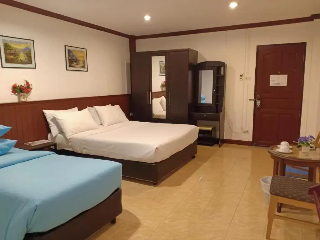 Standard Triple room with balcony