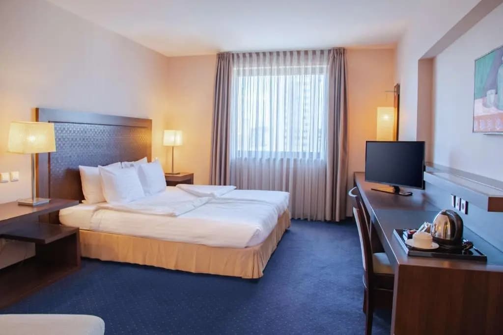 Superior room with city view