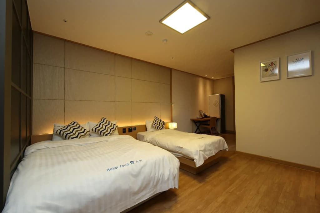 Superior Double room with balcony twin beds