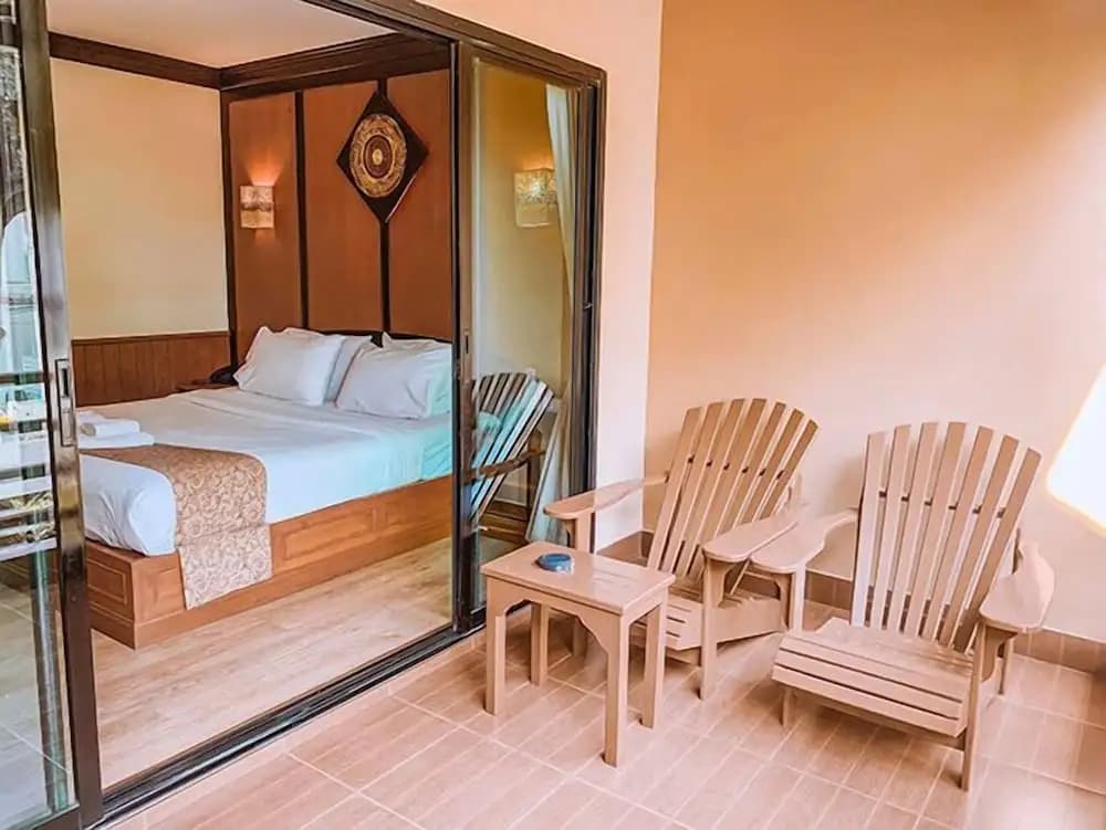 Deluxe Double room with balcony full double bed