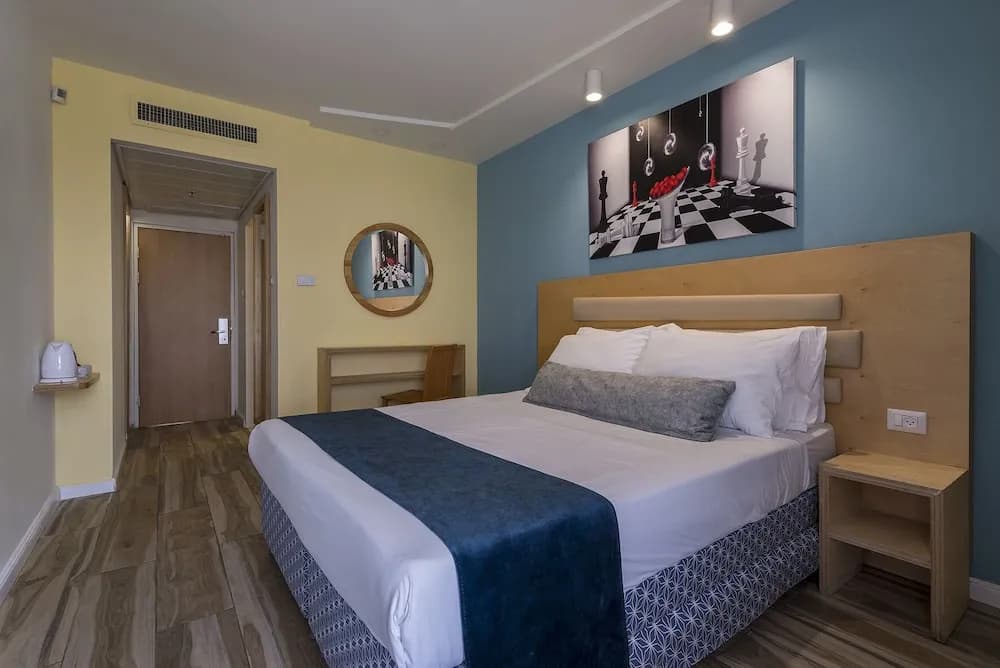 Classic Double room with view full double bed