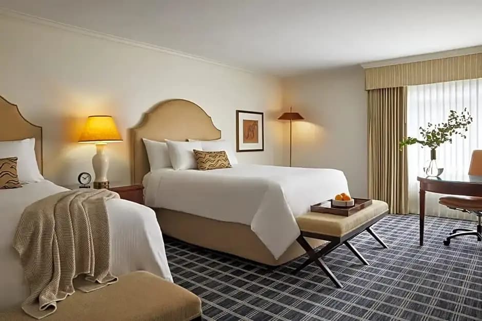 Standard Quadruple room with courtyard view