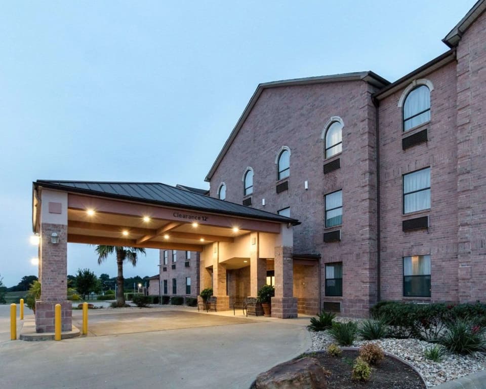 Hotel photo 1