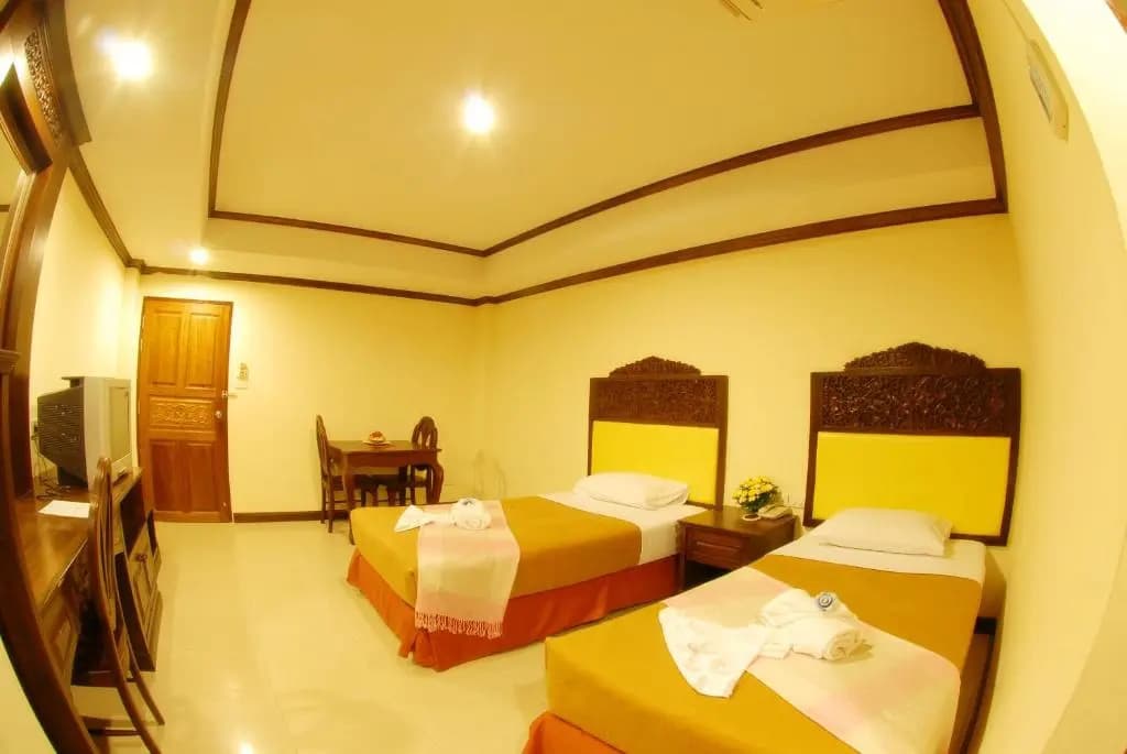 Deluxe Double room twin beds