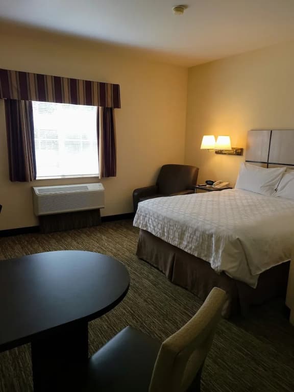 Double Suite full double bed