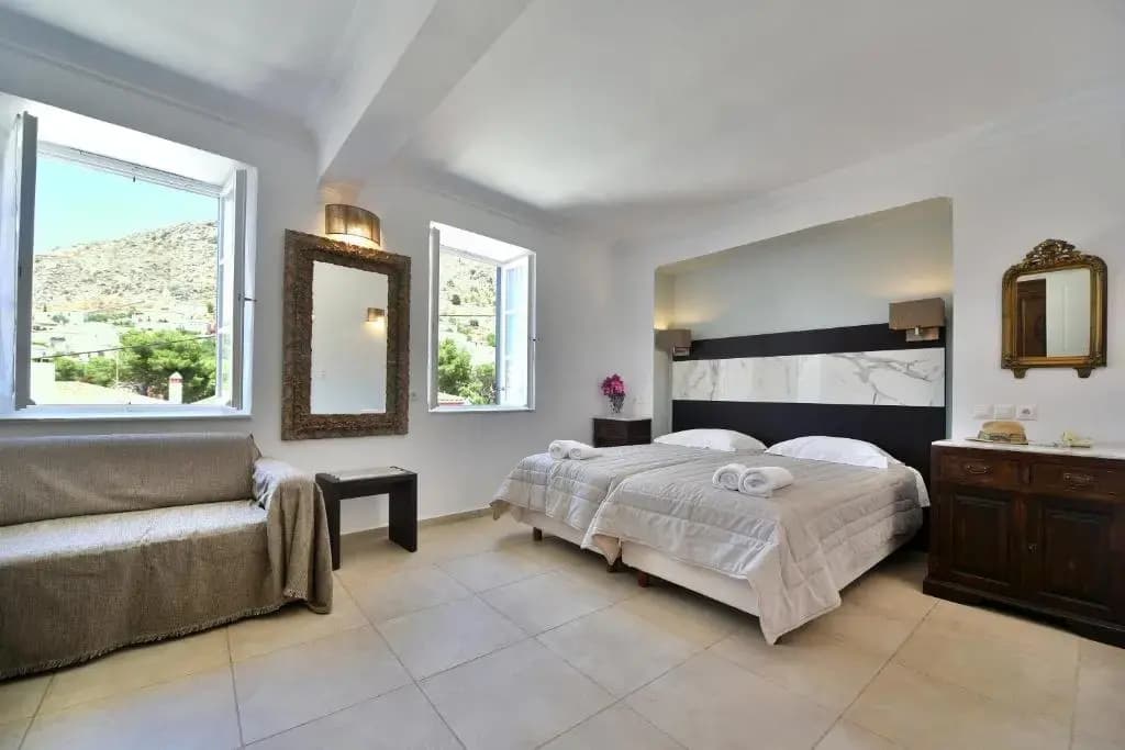 Standard Triple room with garden view
