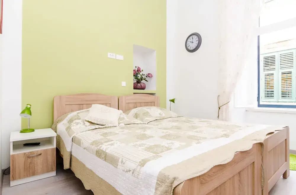 Standard Double room with city view twin beds