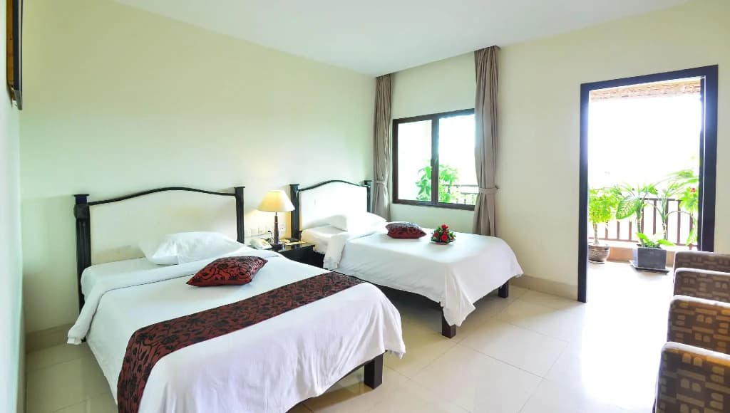 Deluxe Double room with balcony and with city view twin beds