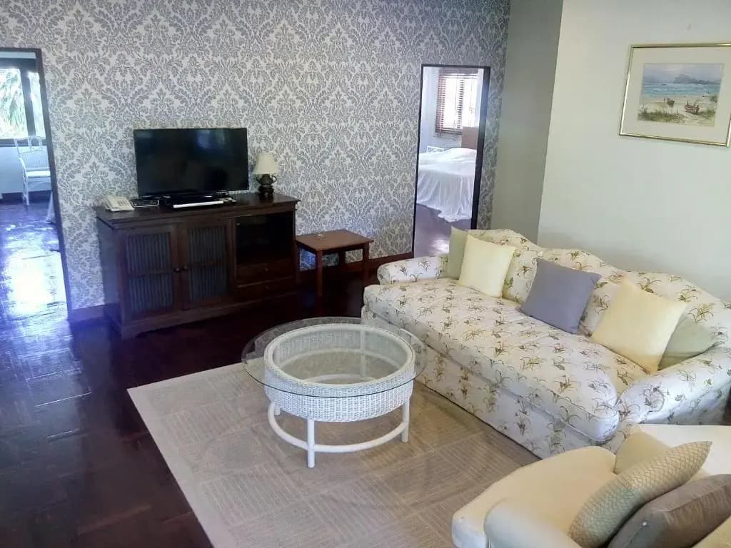 2 Bedrooms Villa
