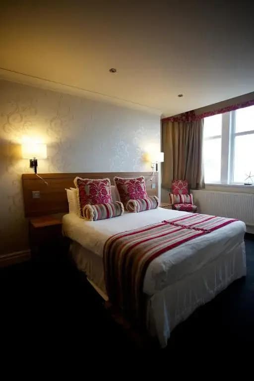 Standard Double Club room with sea view full double bed
