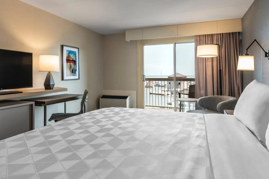 Premium Double room with harbour view full double bed