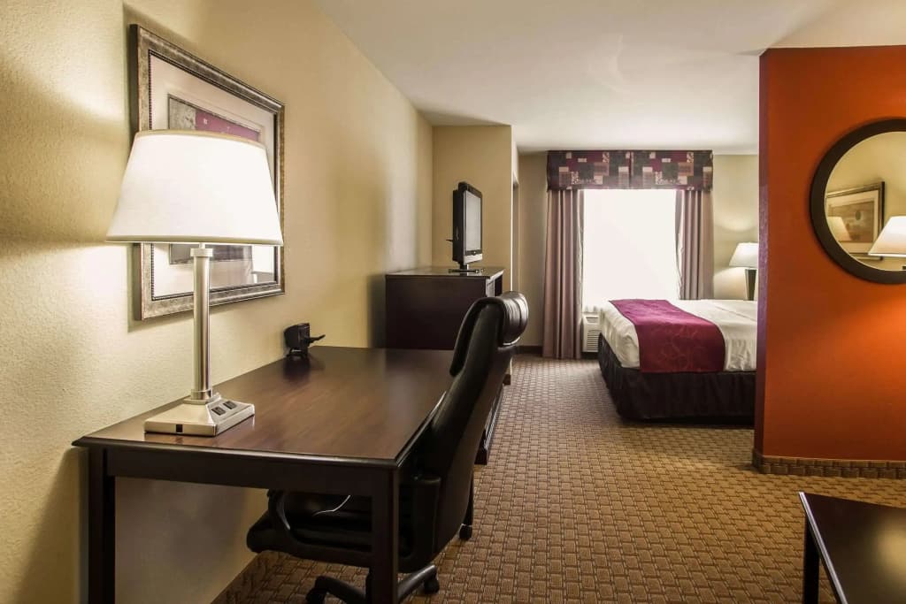 Double Suite full double bed