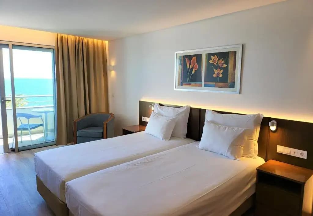Superior Double room with sea view twin beds