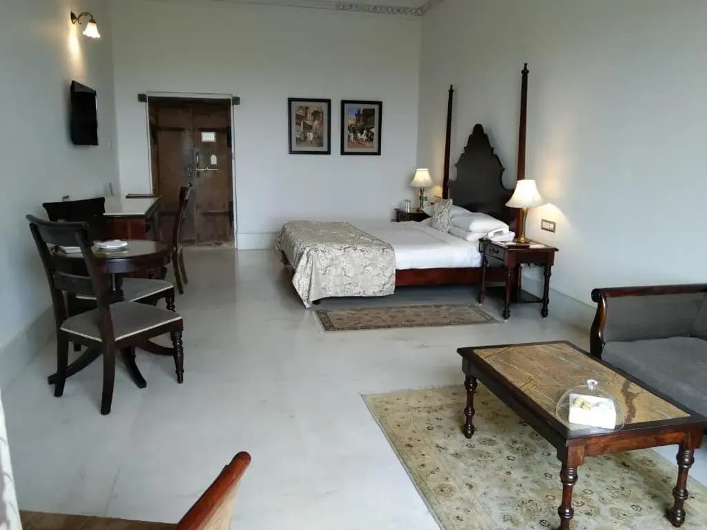 Superior Double room with mountain view full double bed
