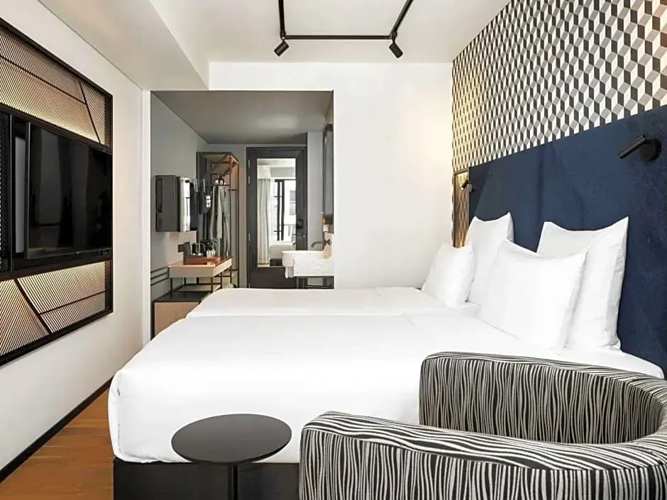 Comfort room with balcony