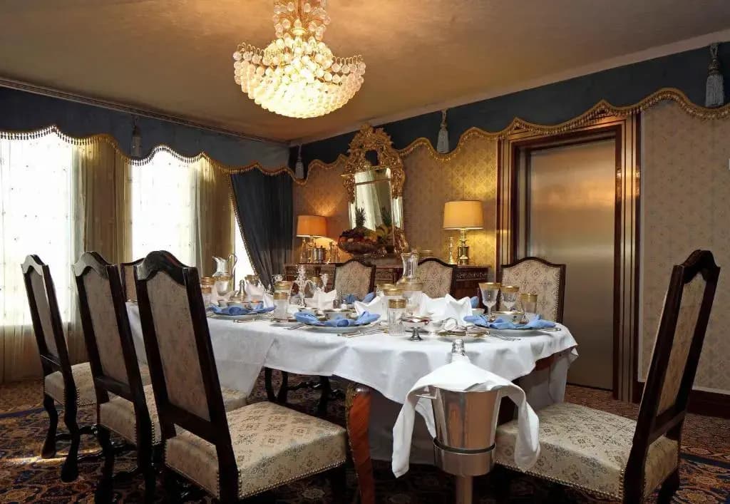 2 Bedrooms Royal Suite