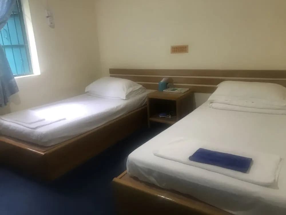Standard Sextuple room